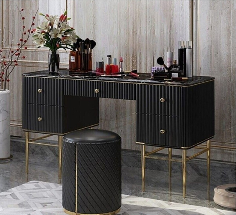 Arvell Fi̇li̇p Antrasi̇t Gold Makyaj Masası